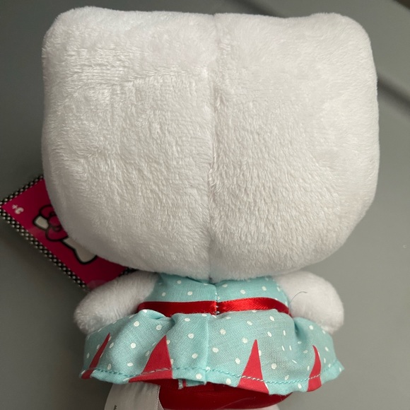 Hello kitty Plush - Picture 2 of 2